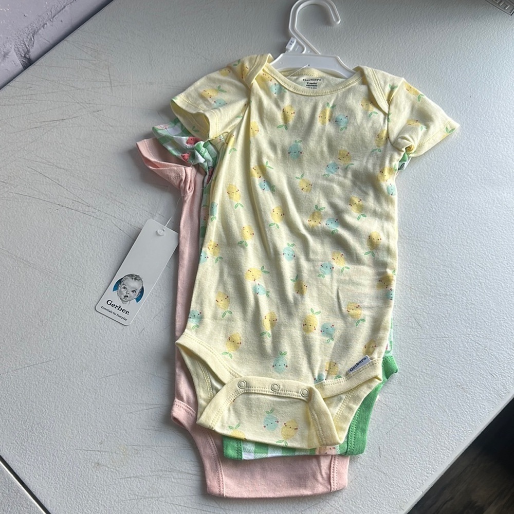 Gerber Infant Bodysuits - Pastel Yellow, Pink, Green new